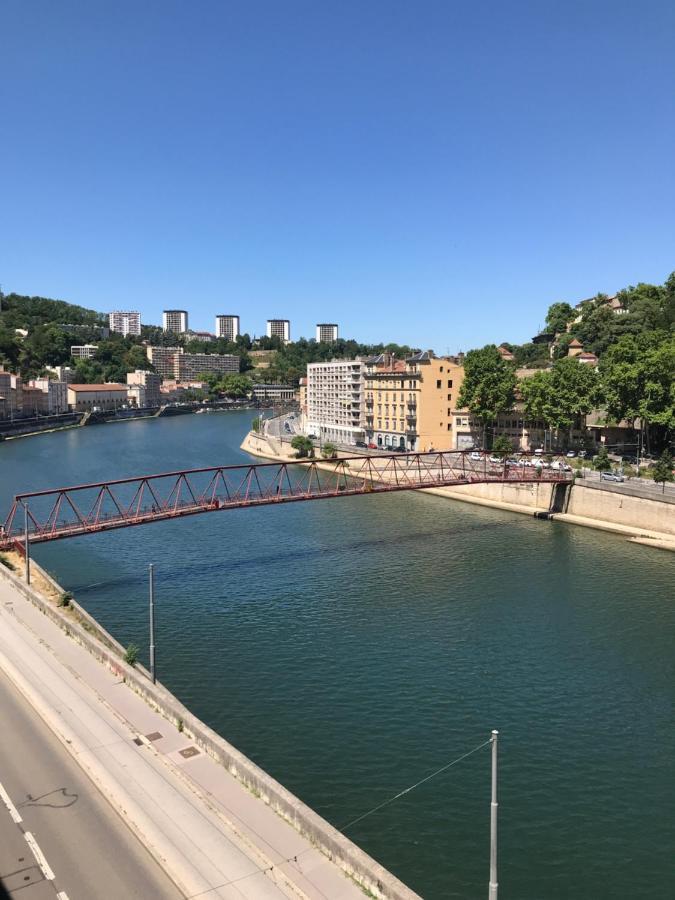 Appartement Vue sur l'eau à Lyon Extérieur photo